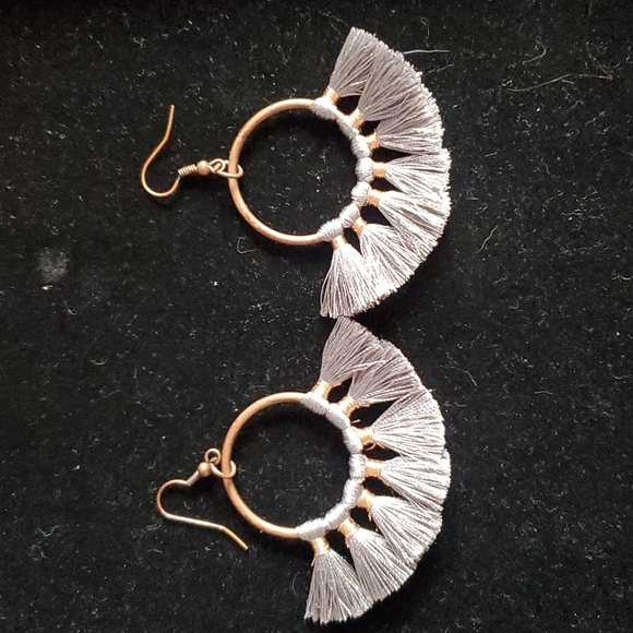 beautiful, gray earrings - Picture 3 of 9